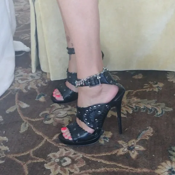 Black Jimmy Choo Heels - Picture 4 of 9